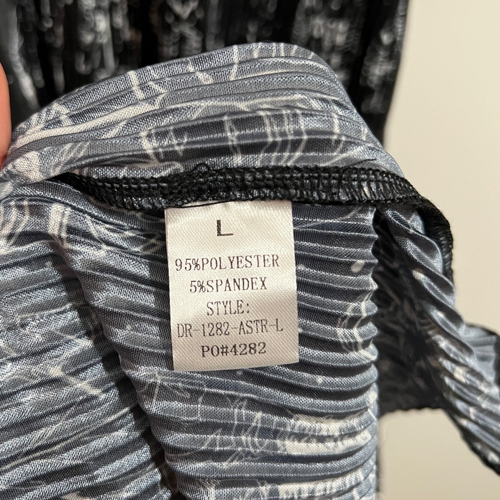 NWT Dressed in LALA Plisse Dress in Astronaut Black and White Size Large - Picture 7 of 9